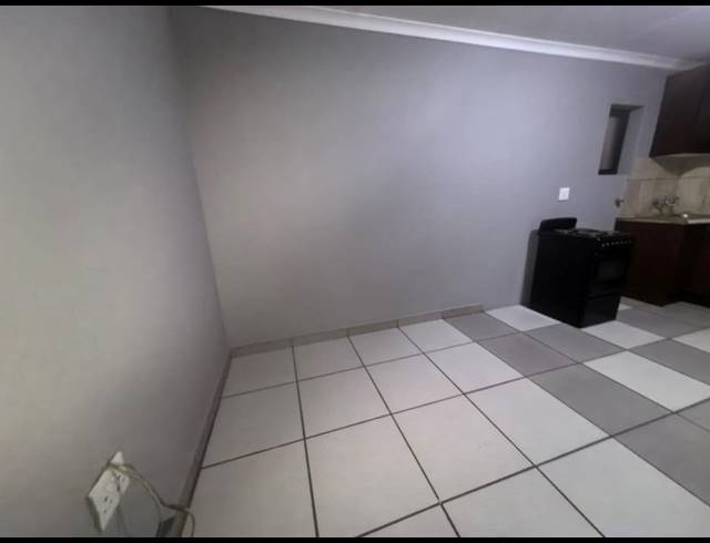 2 BEDROOM PROPERTY TO RENT IN PROTEA GLEN